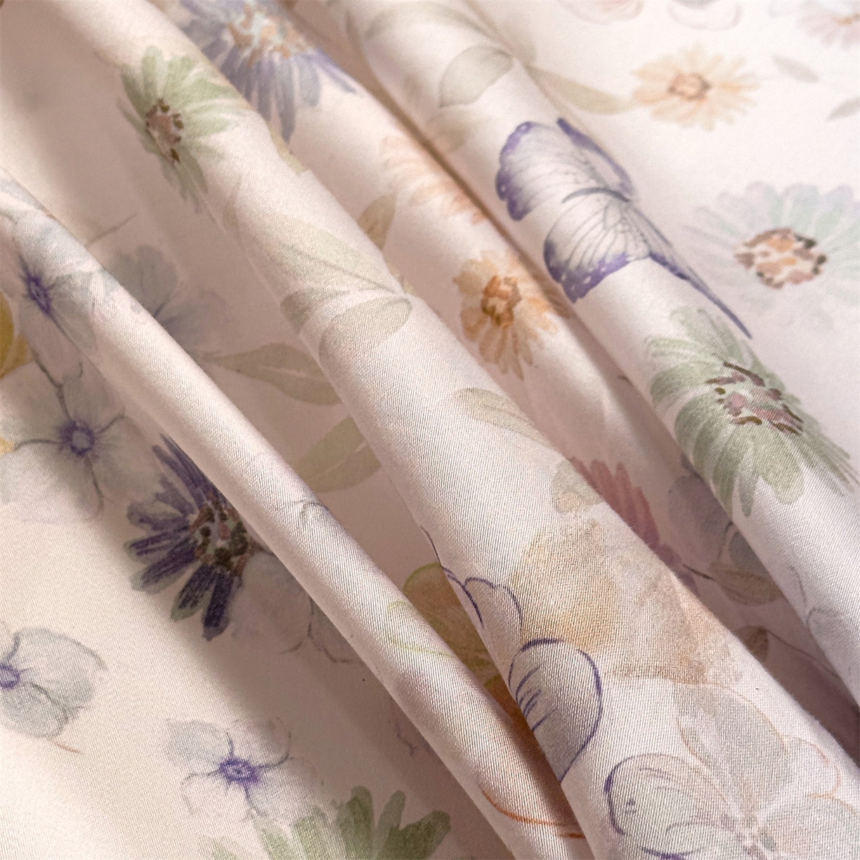 91家纺网 家纺一手货源 找家纺 岚司羽 2026春夏新款天丝棉大版数码印花四件套 清风柔梦