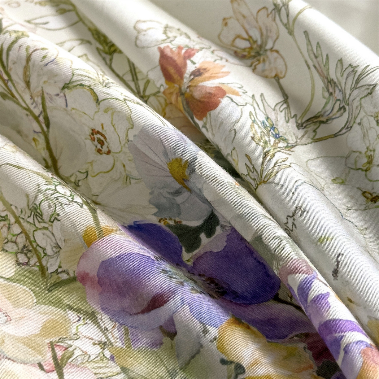 91家纺网 家纺一手货源 找家纺 岚司羽 2026春夏新款天丝棉大版数码印花四件套 花庭梦境