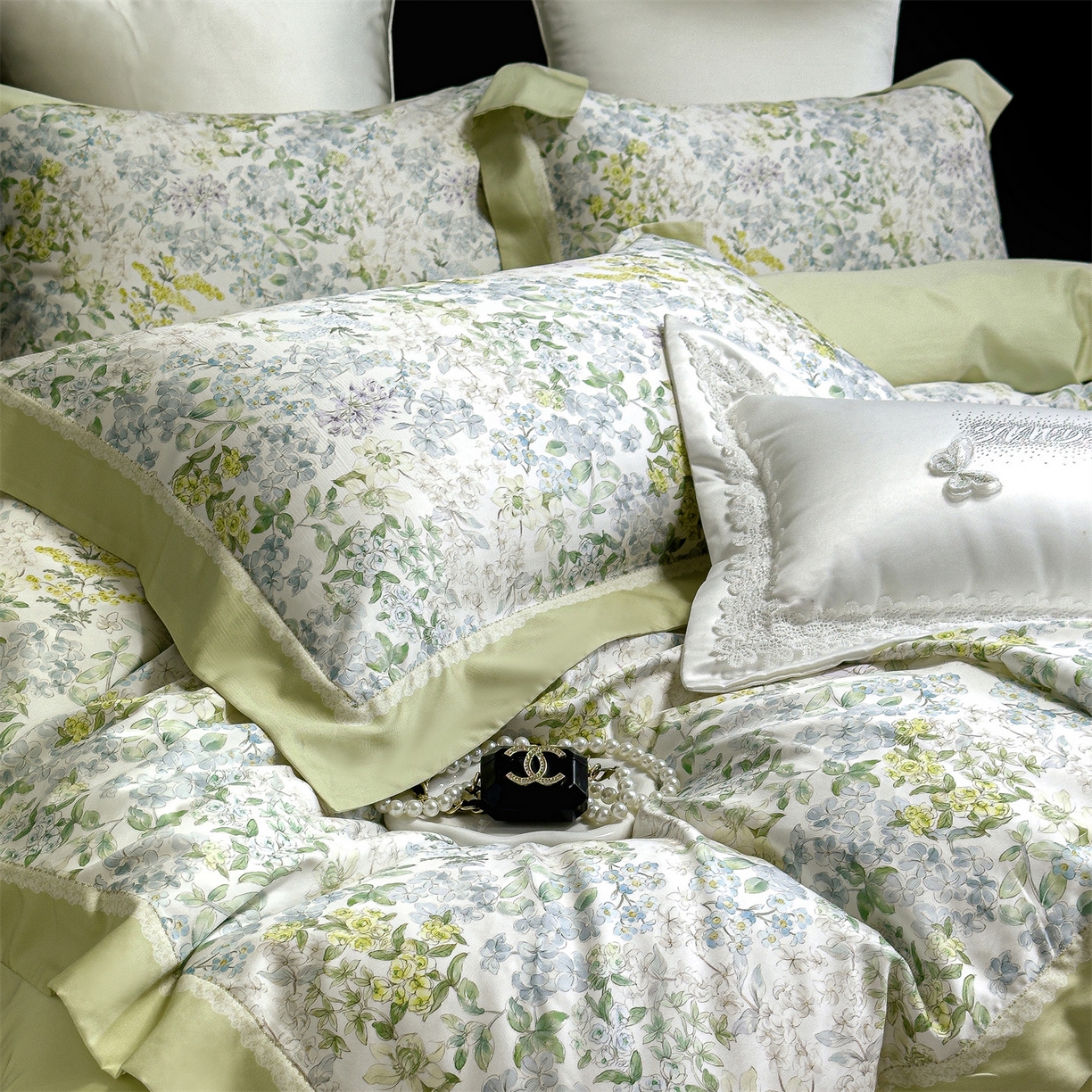 91家纺网 家纺一手货源 找家纺 岚司羽 2026春夏新款天丝棉大版数码印花四件套 觅影花间