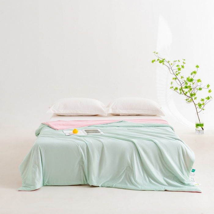 91家纺网 家纺一手货源 找家纺 迪梵家纺 2026新款A类云母凉感丝冰淇淋夏被天丝凉感夏被夏凉被空调被 蜜瓜粉