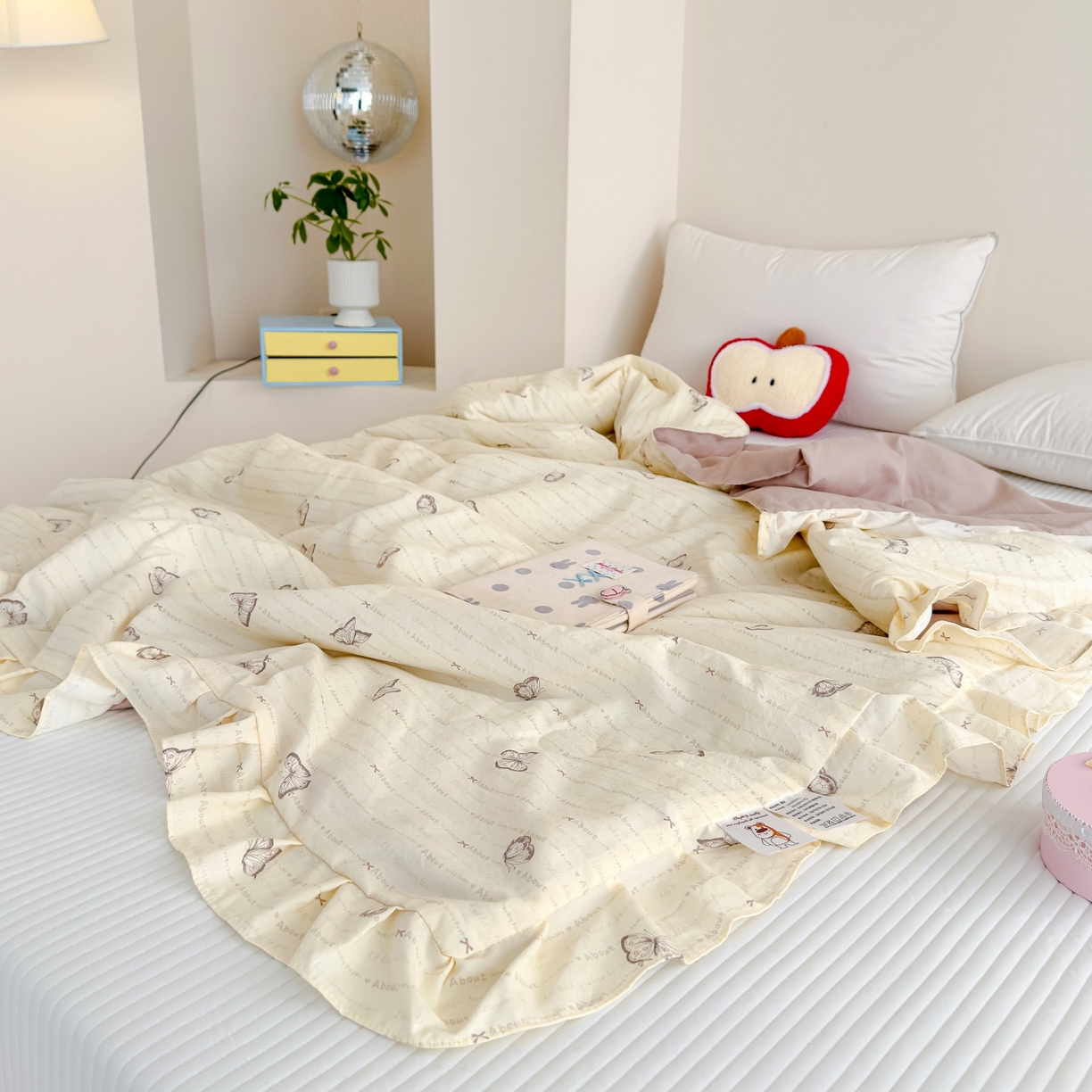 91家纺网 家纺一手货源 找家纺 归属 2026春夏新款古法仿棉床盖夏被四件套夏凉被空调被系列 漫花蝶舞