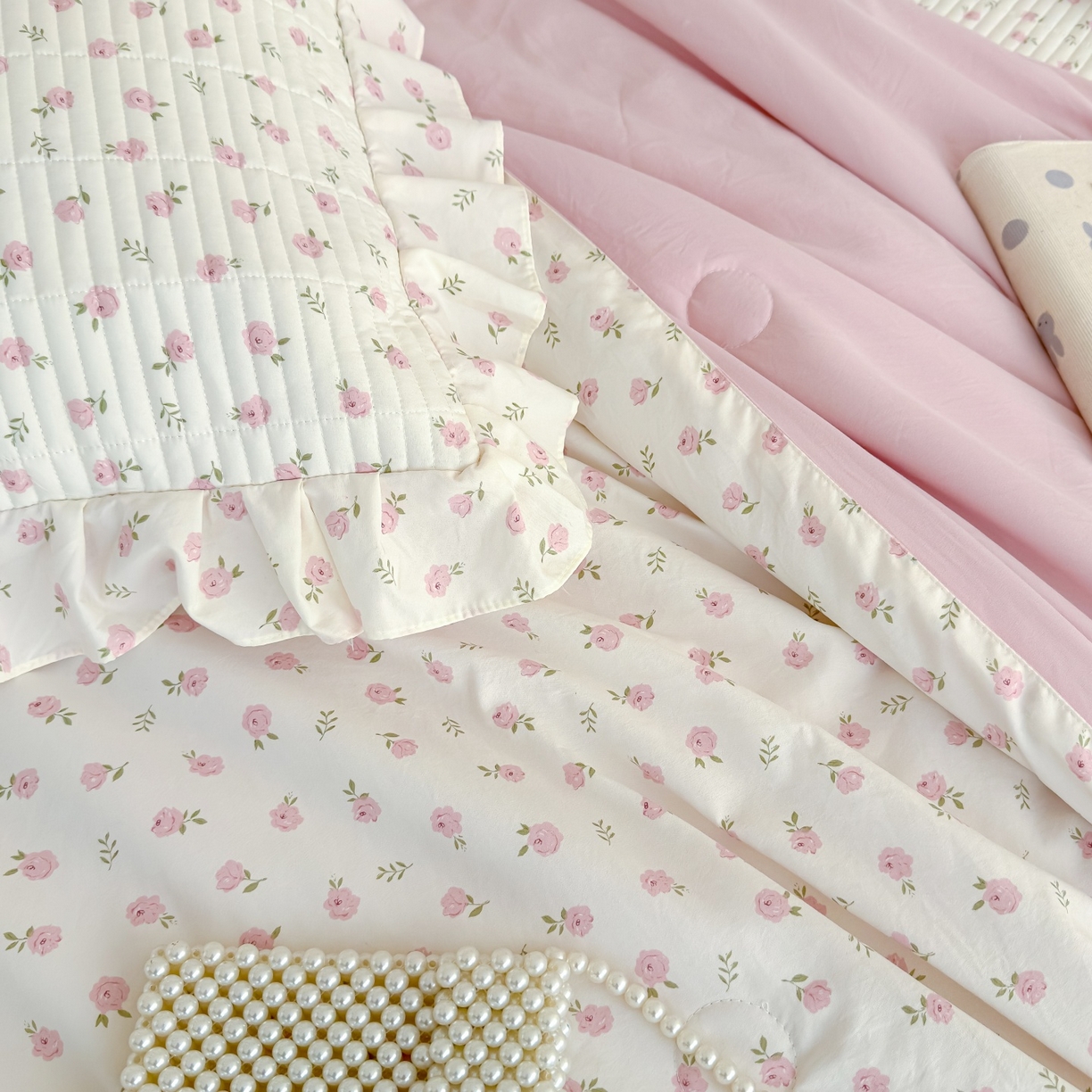 91家纺网 家纺一手货源 找家纺 归属 2026春夏新款古法仿棉床盖夏被四件套夏凉被空调被系列 玫瑰之约