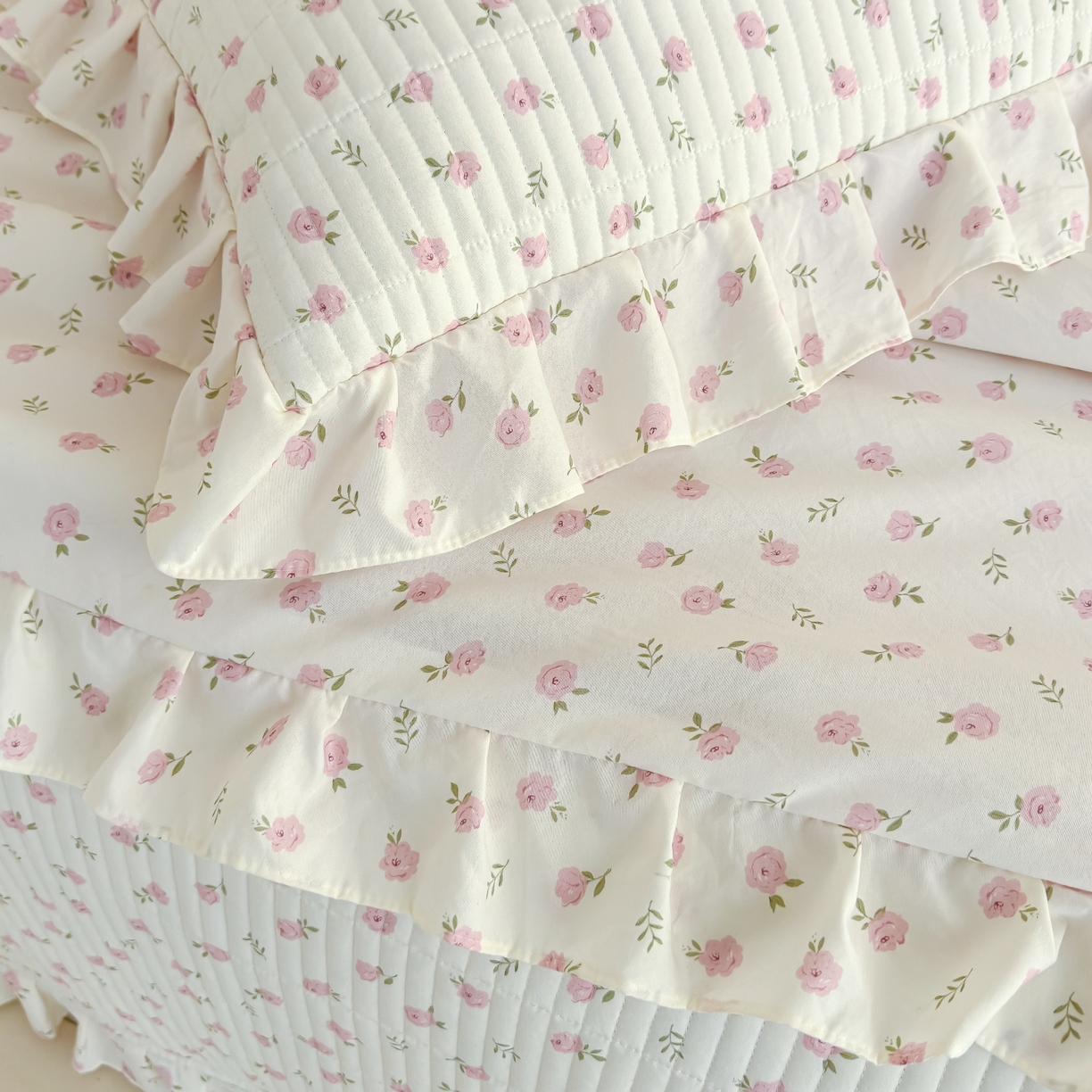 91家纺网 家纺一手货源 找家纺 归属 2026春夏新款古法仿棉床盖夏被四件套夏凉被空调被系列 玫瑰之约