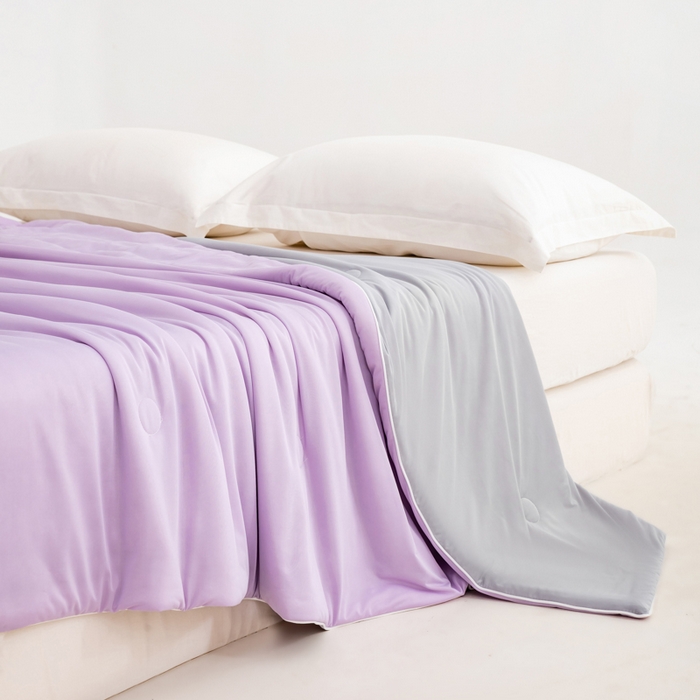 91家纺网 家纺一手货源 找家纺 迪梵家纺 2026新款A类云母凉感丝冰淇淋夏被天丝凉感夏被夏凉被空调被 丁香紫+灰