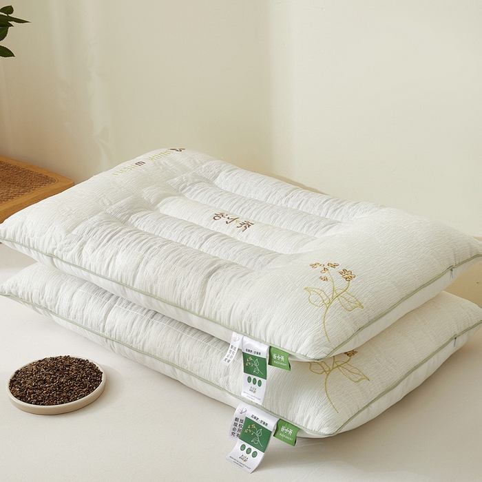 91家纺网 家纺一手货源 找家纺 （总）小桃姐家纺 2025新款 谷小荞护颈枕 刺绣定型枕芯 枕头枕芯  硬枕 花草枕