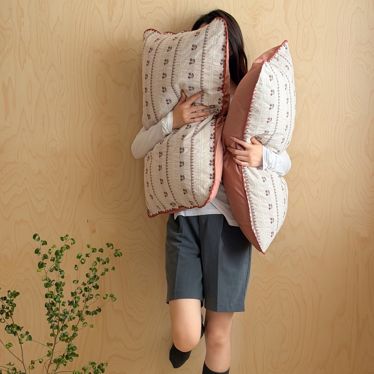 91家纺网 家纺一手货源 找家纺 觅糖家纺 2026觅糖新品色织提花三角针费尔岛5色 复古樱桃