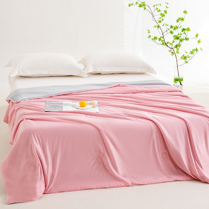 91家纺网 家纺一手货源 找家纺 迪梵家纺 2026新款A类云母凉感丝冰淇淋夏被天丝凉感夏被夏凉被空调被 冰梅粉+灰