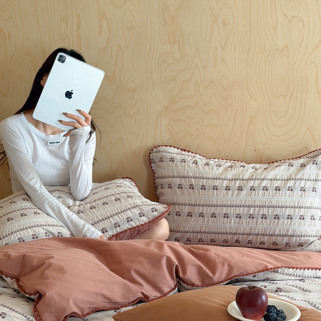 91家纺网 家纺一手货源 找家纺 觅糖家纺 2026觅糖新品色织提花三角针费尔岛5色 复古樱桃