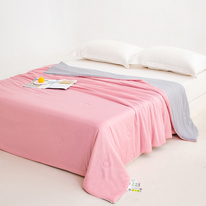 91家纺网 家纺一手货源 找家纺 迪梵家纺 2026新款A类云母凉感丝冰淇淋夏被天丝凉感夏被夏凉被空调被 冰梅粉+灰