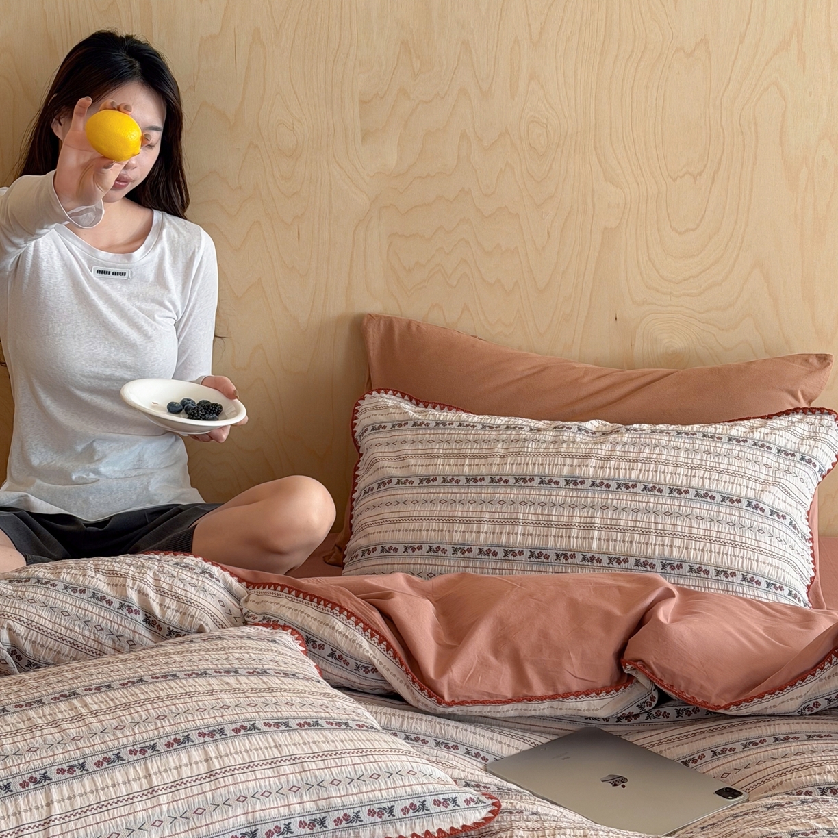 91家纺网 家纺一手货源 找家纺 觅糖家纺 2026觅糖新品色织提花三角针费尔岛5色 花间颂