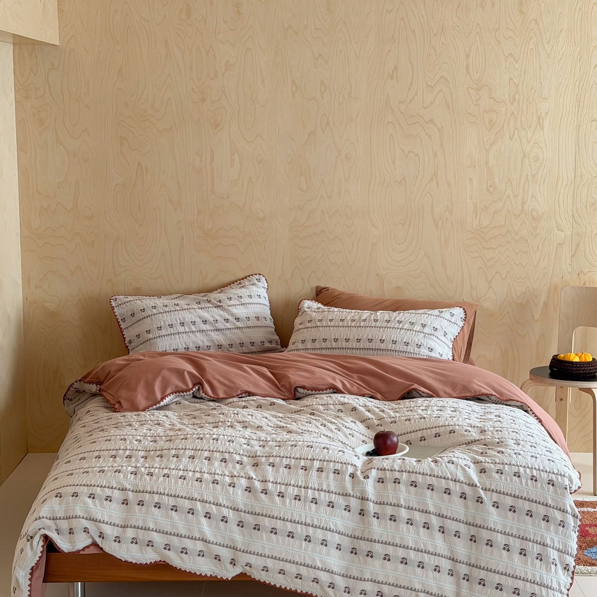 91家纺网 家纺一手货源 找家纺 觅糖家纺 2026觅糖新品色织提花三角针费尔岛5色 复古樱桃