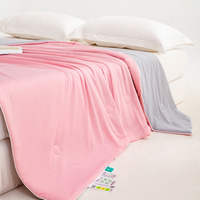 91家纺网 家纺一手货源 找家纺 迪梵家纺 2026新款A类云母凉感丝冰淇淋夏被天丝凉感夏被夏凉被空调被 冰梅粉+灰