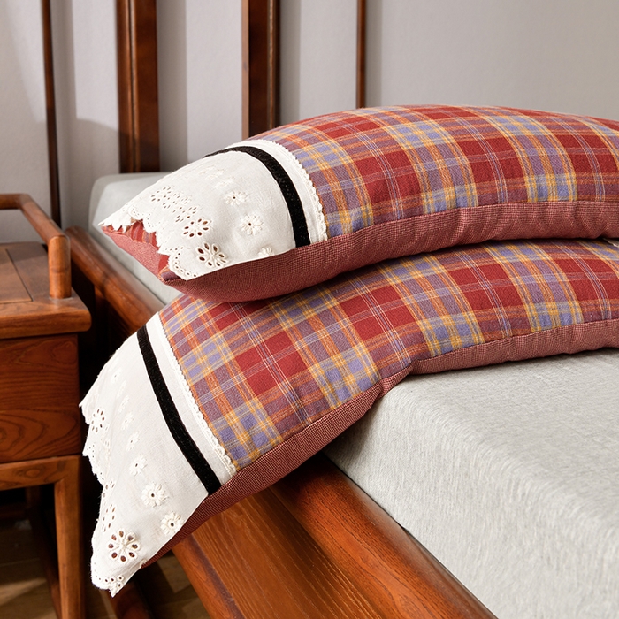 91家纺网 家纺一手货源 找家纺 小桃姐家纺 2025新款花边全棉纯棉双层纱荞麦枕枕芯枕头 红大格