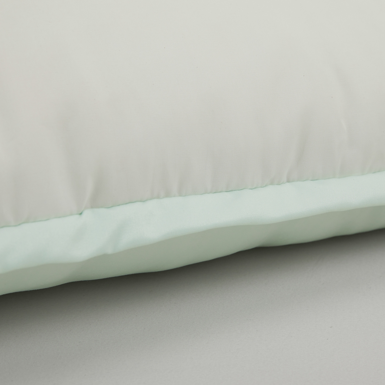 91家纺网 家纺一手货源 找家纺 （总）小桃姐家纺 2025新款夏季凉感天丝蝴蝶结枕头枕芯少女心可爱刺绣枕芯