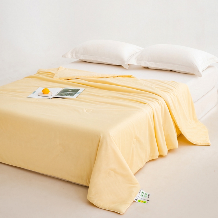 91家纺网 家纺一手货源 找家纺 迪梵家纺 2026新款A类云母凉感丝冰淇淋夏被天丝凉感夏被夏凉被空调被 柠檬黄