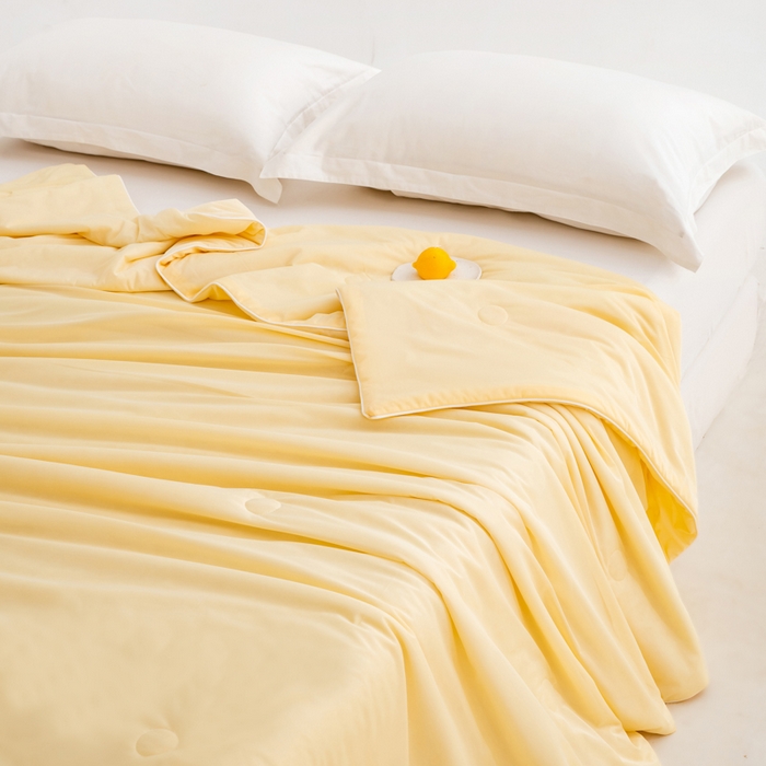 91家纺网 家纺一手货源 找家纺 迪梵家纺 2026新款A类云母凉感丝冰淇淋夏被天丝凉感夏被夏凉被空调被 柠檬黄