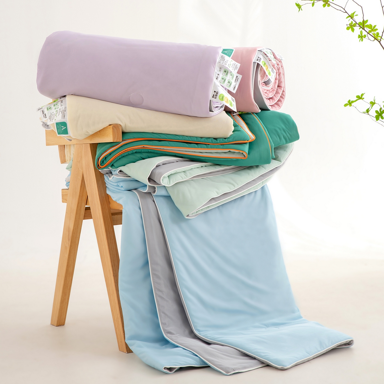 91家纺网 家纺一手货源 找家纺 迪梵家纺 2026新款A类云母凉感丝冰淇淋夏被天丝凉感夏被夏凉被空调被 组合图仅供展示