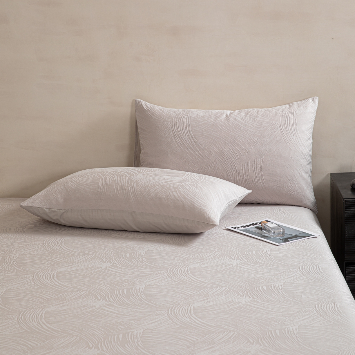 91家纺网 家纺一手货源 找家纺 眠博士 2026新款60水洗立体提花单枕套 枕套单件 枕套-月岛弥生-灰