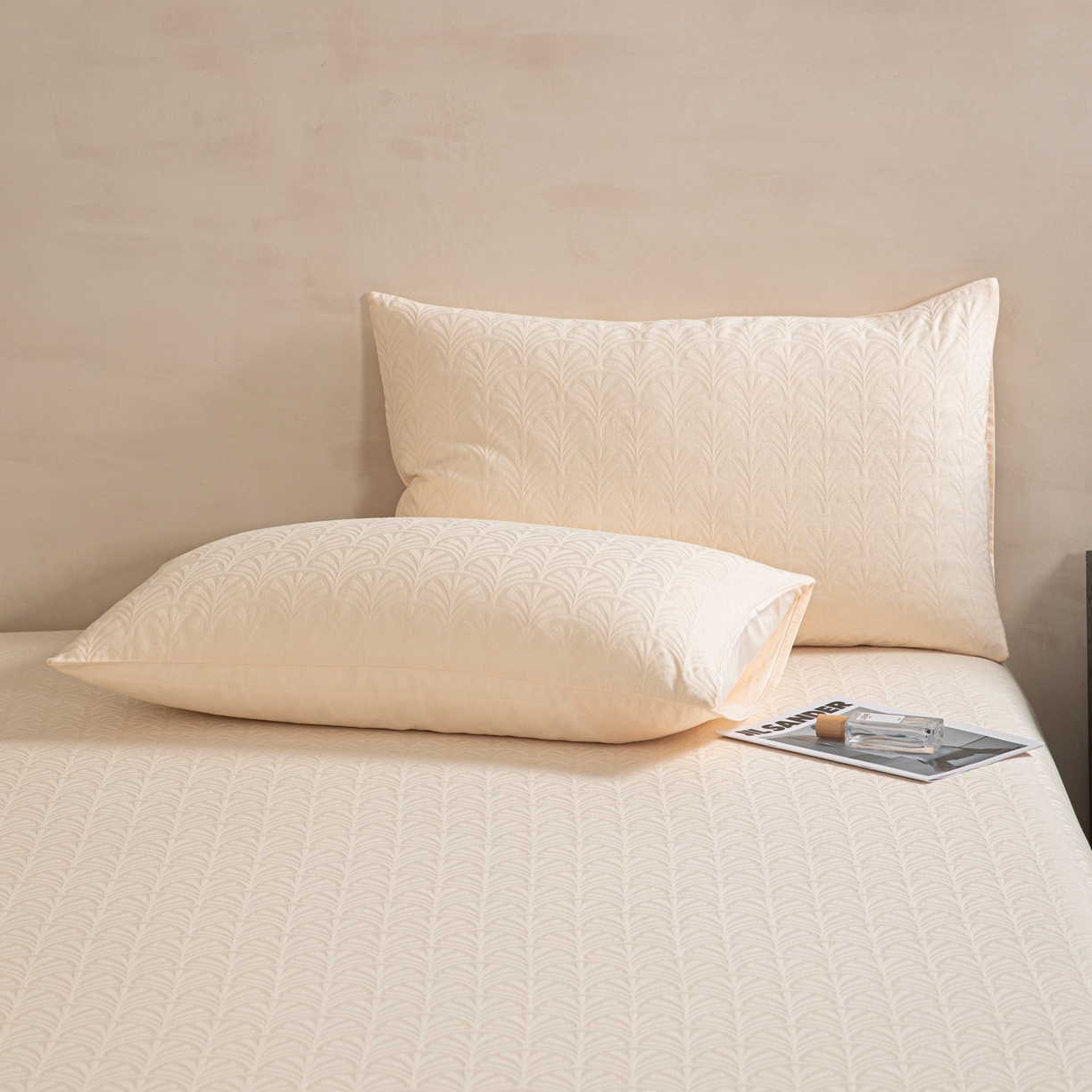 91家纺网 家纺一手货源 找家纺 眠博士 2026新款60水洗立体提花单枕套 枕套单件 枕套-杏影-奶白