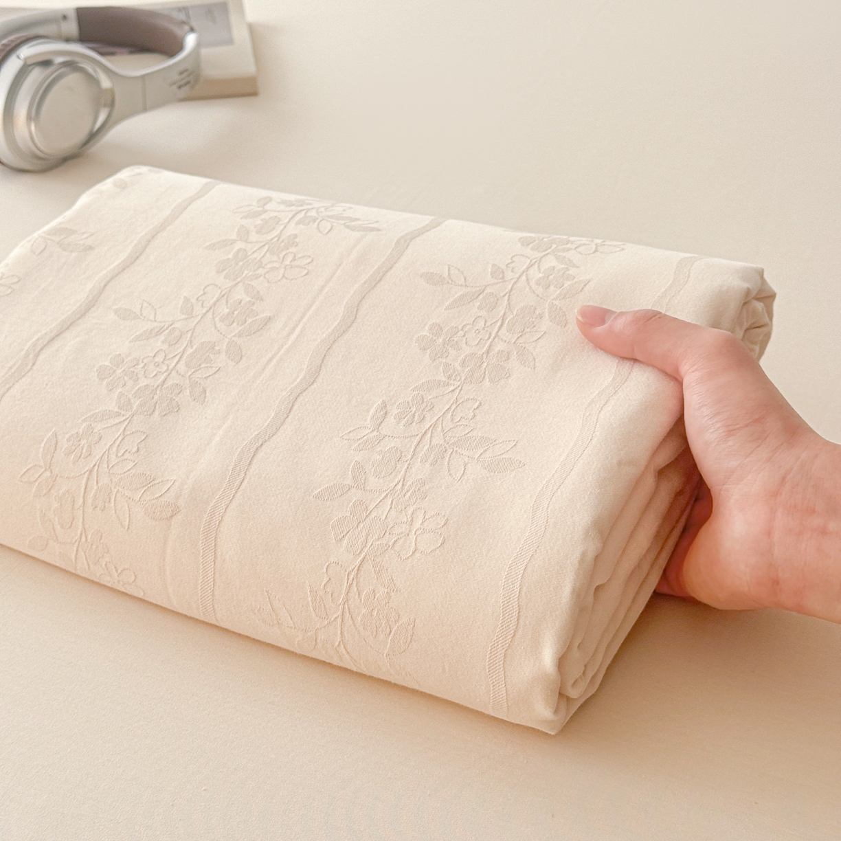 91家纺网 家纺一手货源 找家纺 眠博士 2026新款60水洗立体提花单枕套 枕套单件 枕套-花间梦-奶白