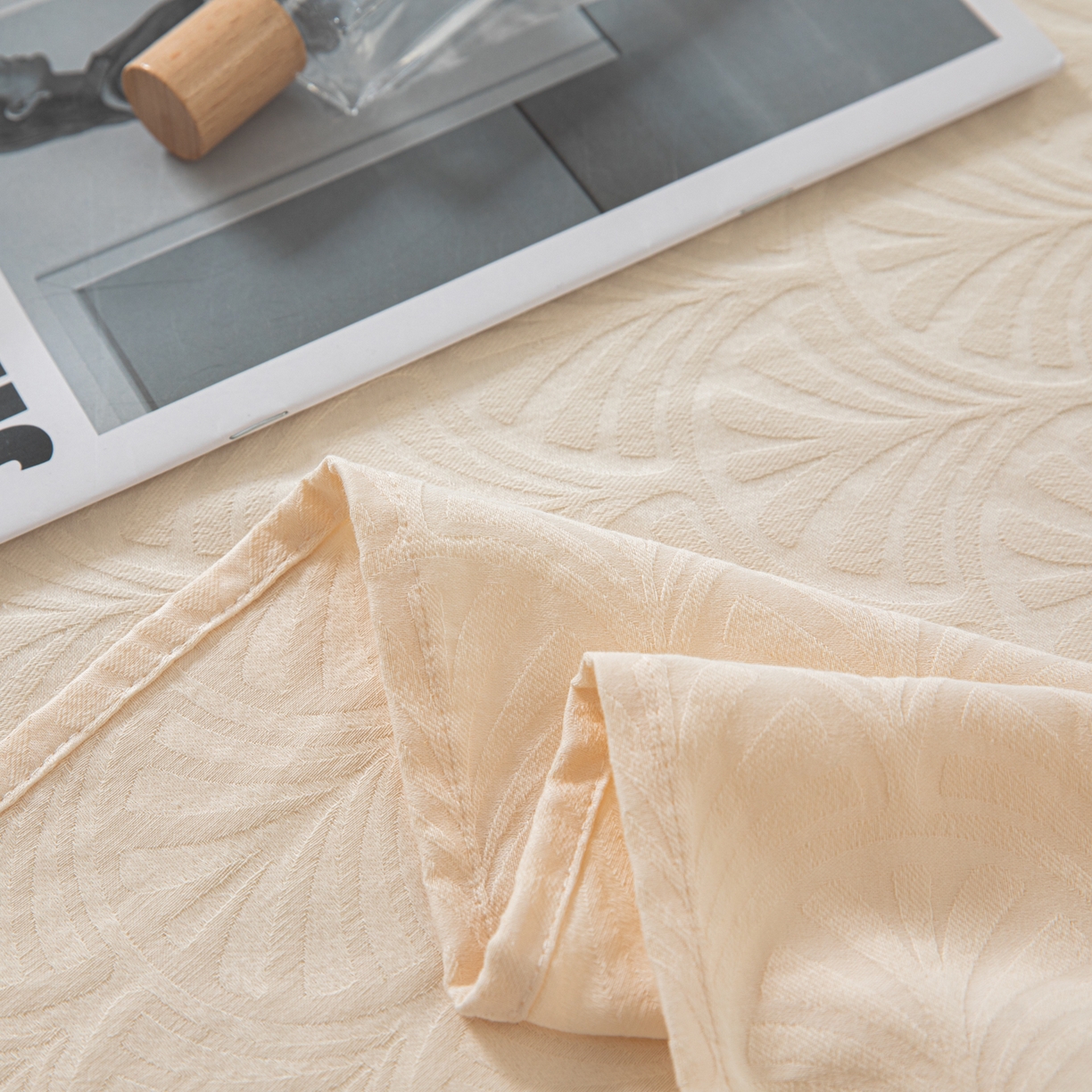 91家纺网 家纺一手货源 找家纺 眠博士 2026新款60水洗立体提花单枕套 枕套单件 枕套-杏影-奶白