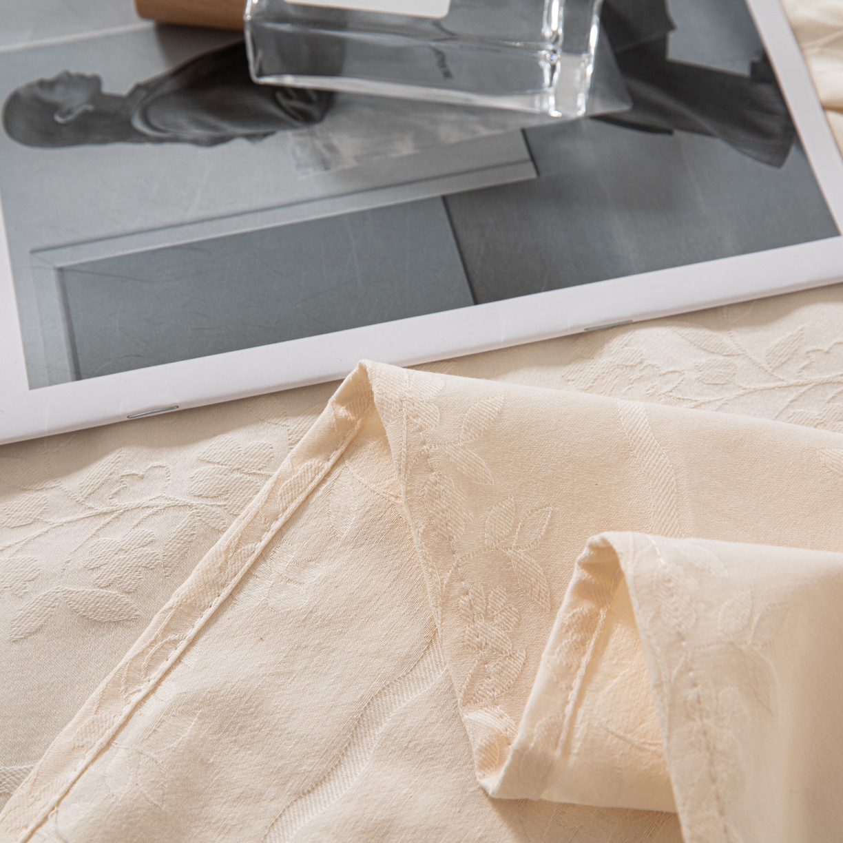 91家纺网 家纺一手货源 找家纺 眠博士 2026新款60水洗立体提花单枕套 枕套单件 枕套-花间梦-奶白