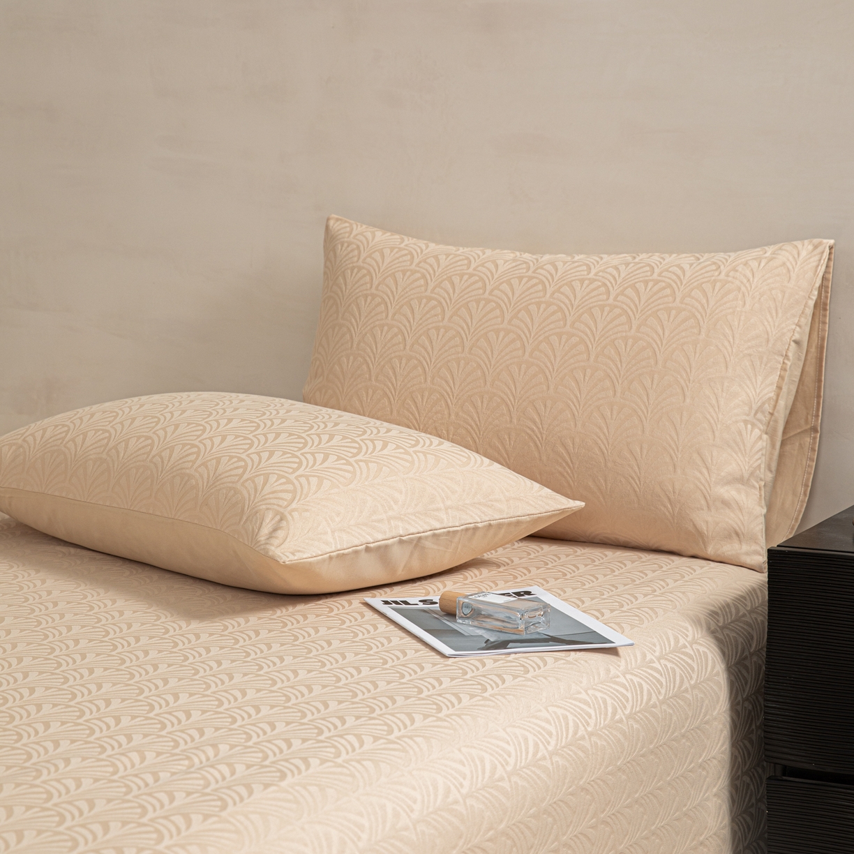 91家纺网 家纺一手货源 找家纺 眠博士 2026新款60水洗立体提花单枕套 枕套单件 枕套-杏影-卡其