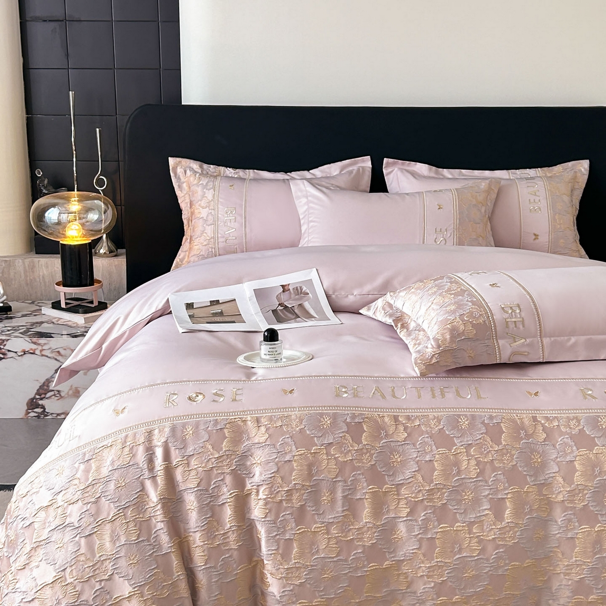 91家纺网 家纺一手货源 找家纺 七七家纺 2026新款色织提花花田系列四件套 花田-樱花粉