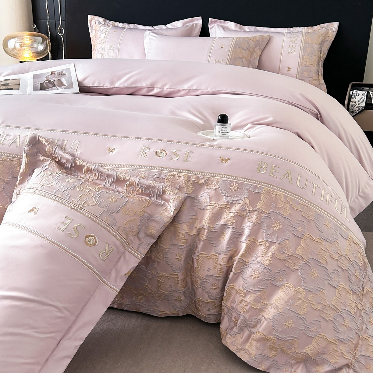 91家纺网 家纺一手货源 找家纺 七七家纺 2026新款色织提花花田系列四件套 花田-樱花粉