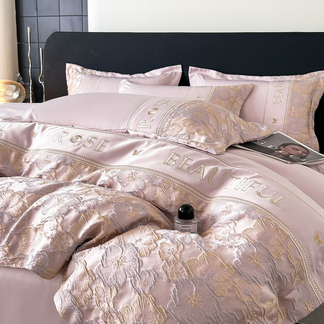 91家纺网 家纺一手货源 找家纺 七七家纺 2026新款色织提花花田系列四件套 花田-樱花粉