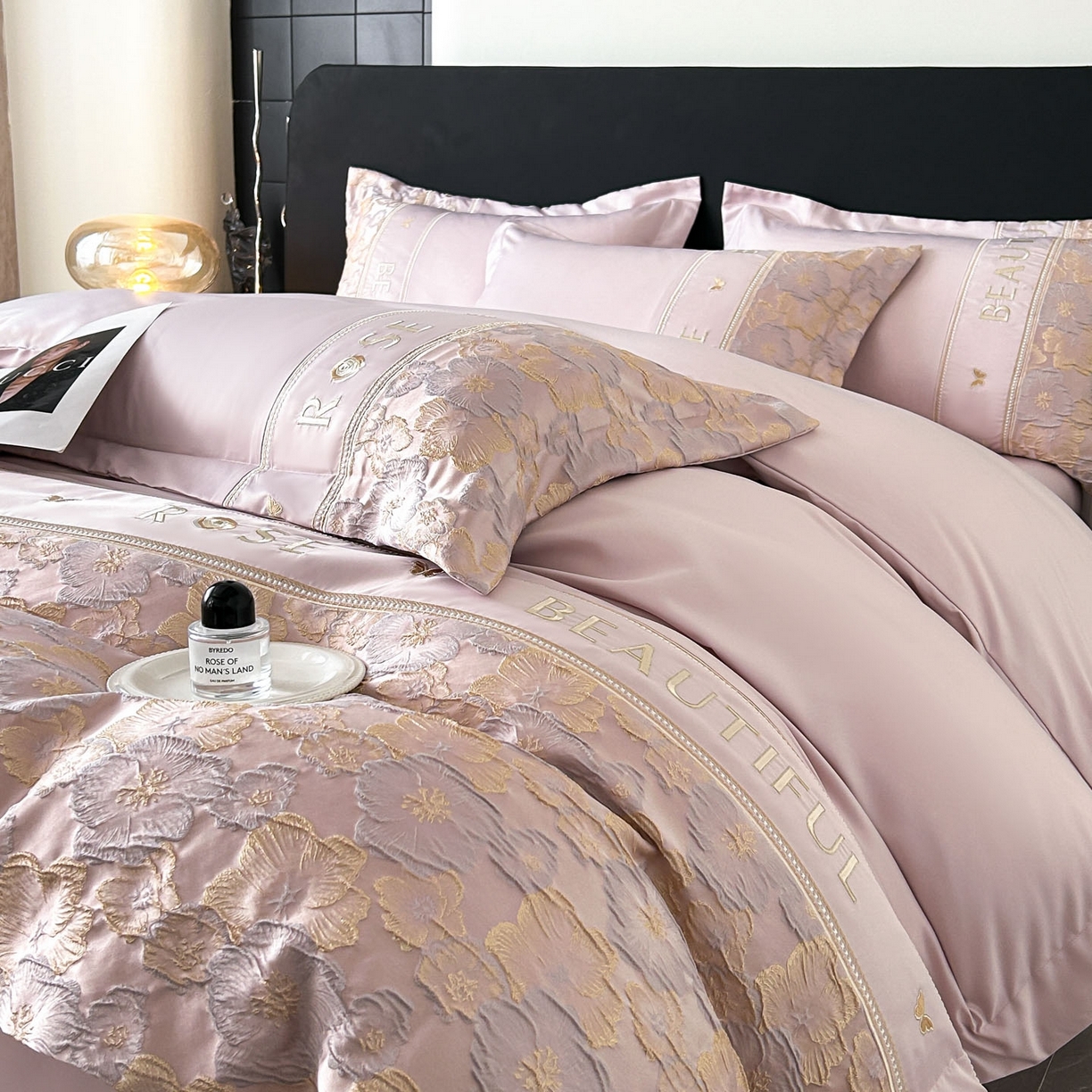 91家纺网 家纺一手货源 找家纺 七七家纺 2026新款色织提花花田系列四件套 花田-樱花粉