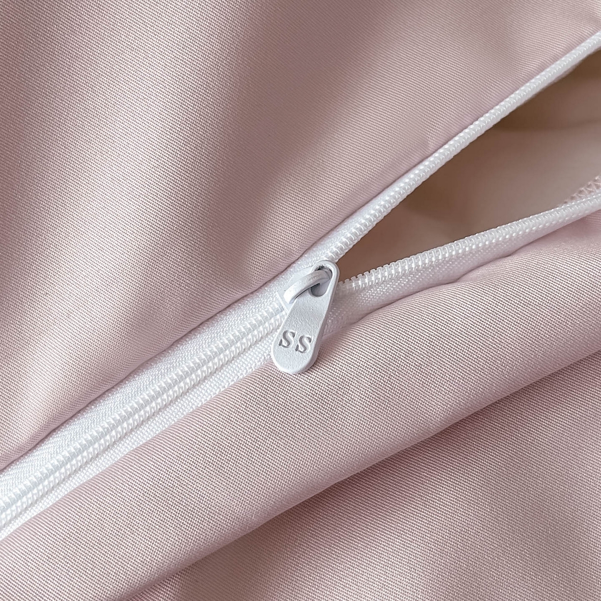 91家纺网 家纺一手货源 找家纺 七七家纺 2026新款色织提花花田系列四件套 花田-樱花粉