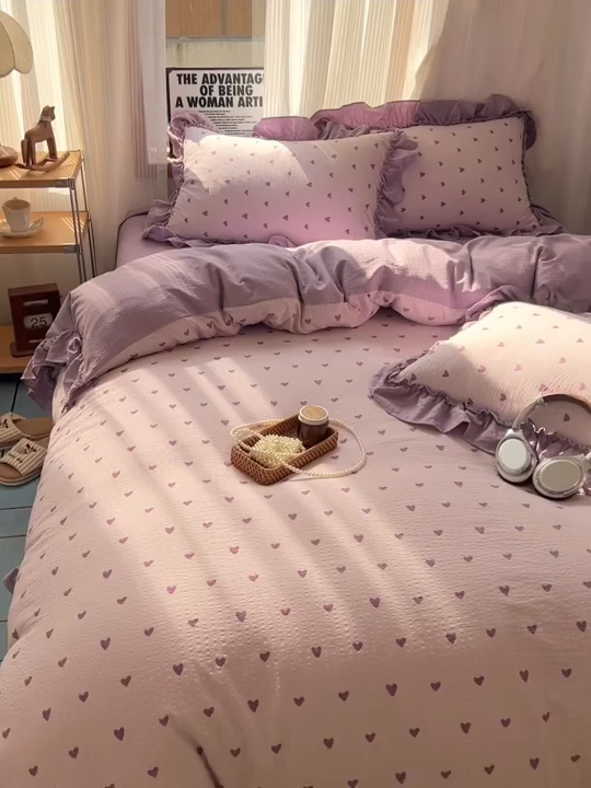 91家纺网 家纺一手货源 找家纺 2026新款泡芙纱花边四件套 紫爱心