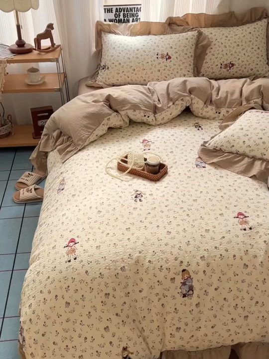 91家纺网 家纺一手货源 找家纺 2026新款泡芙纱花边四件套 小女孩