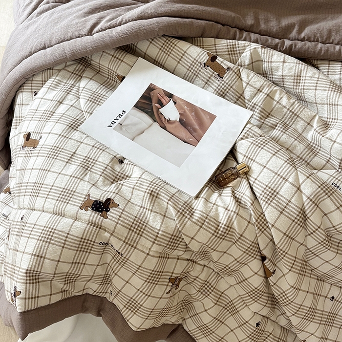 91家纺网 家纺一手货源 找家纺 中国龙家纺 2026新款木棉皱皱纱单夏被被子被芯 腊肠狗