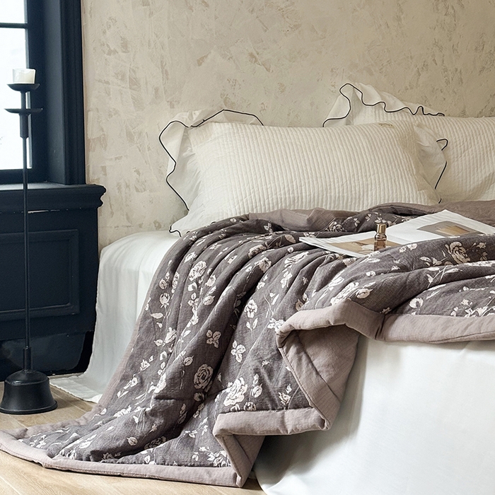 91家纺网 家纺一手货源 找家纺 中国龙家纺 2026新款木棉皱皱纱单夏被被子被芯 摩卡花事