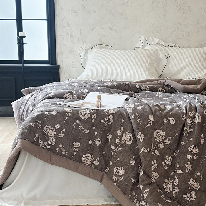 91家纺网 家纺一手货源 找家纺 中国龙家纺 2026新款木棉皱皱纱单夏被被子被芯 摩卡花事