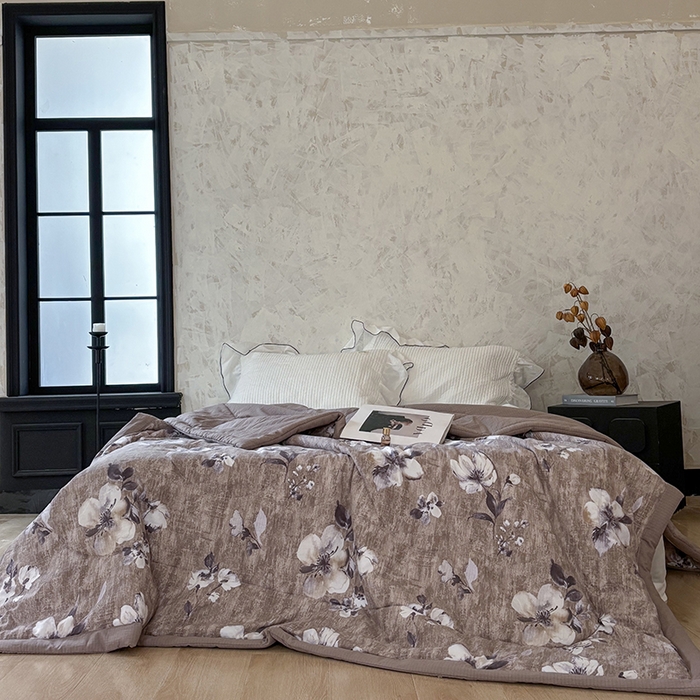 91家纺网 家纺一手货源 找家纺 中国龙家纺 2026新款木棉皱皱纱单夏被被子被芯 棕调花影