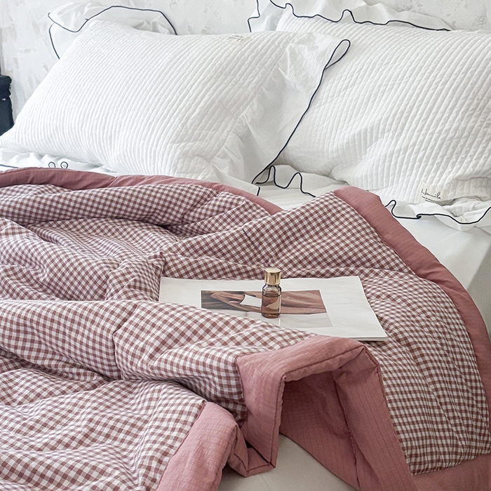 91家纺网 家纺一手货源 找家纺 中国龙家纺 2026新款木棉皱皱纱单夏被被子被芯 格调粉