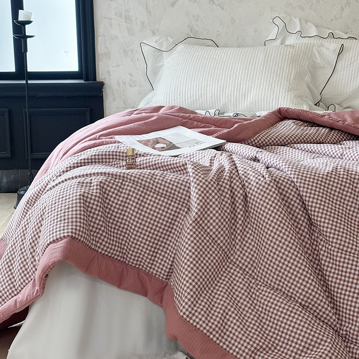 91家纺网 家纺一手货源 找家纺 中国龙家纺 2026新款木棉皱皱纱单夏被被子被芯 格调粉