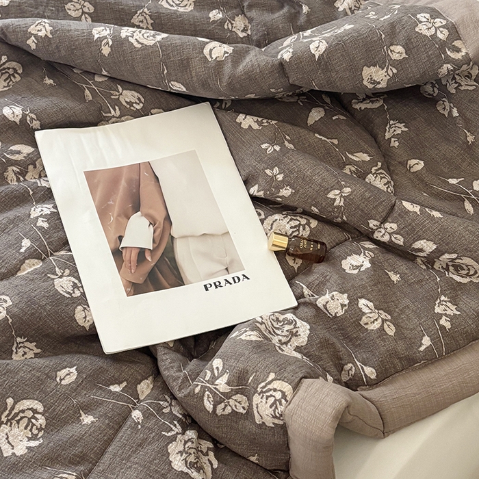 91家纺网 家纺一手货源 找家纺 中国龙家纺 2026新款木棉皱皱纱单夏被被子被芯 摩卡花事