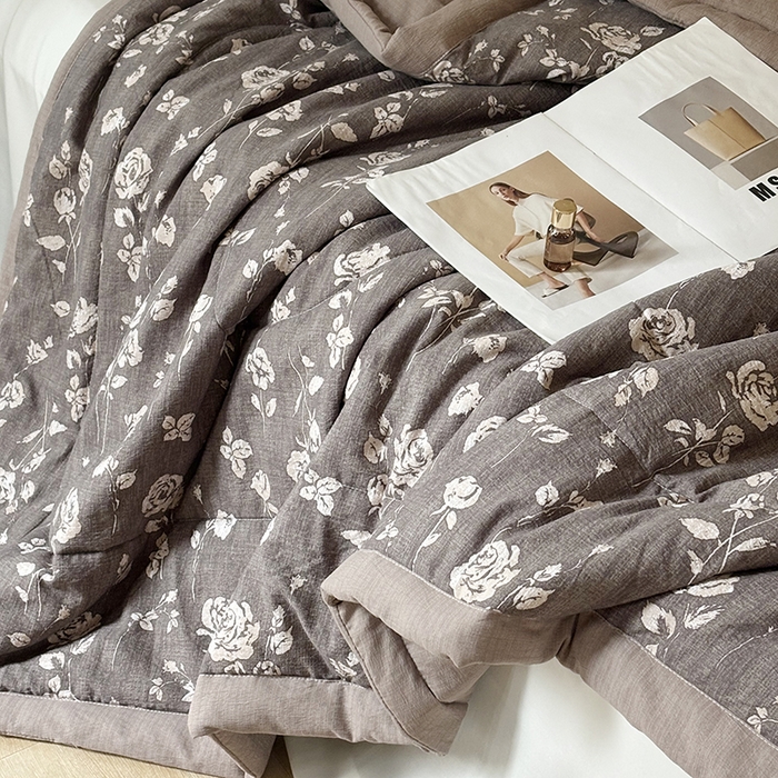 91家纺网 家纺一手货源 找家纺 中国龙家纺 2026新款木棉皱皱纱单夏被被子被芯 摩卡花事