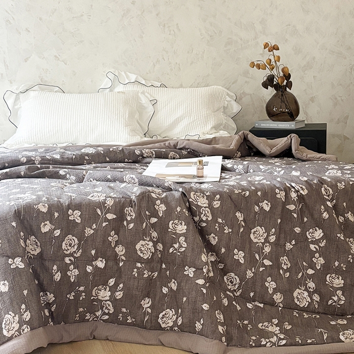 91家纺网 家纺一手货源 找家纺 中国龙家纺 2026新款木棉皱皱纱单夏被被子被芯 摩卡花事