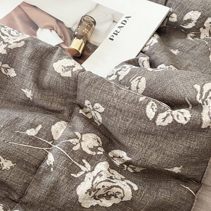 91家纺网 家纺一手货源 找家纺 中国龙家纺 2026新款木棉皱皱纱单夏被被子被芯 摩卡花事