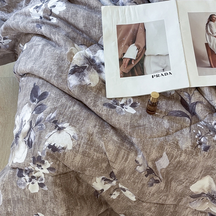 91家纺网 家纺一手货源 找家纺 中国龙家纺 2026新款木棉皱皱纱单夏被被子被芯 棕调花影