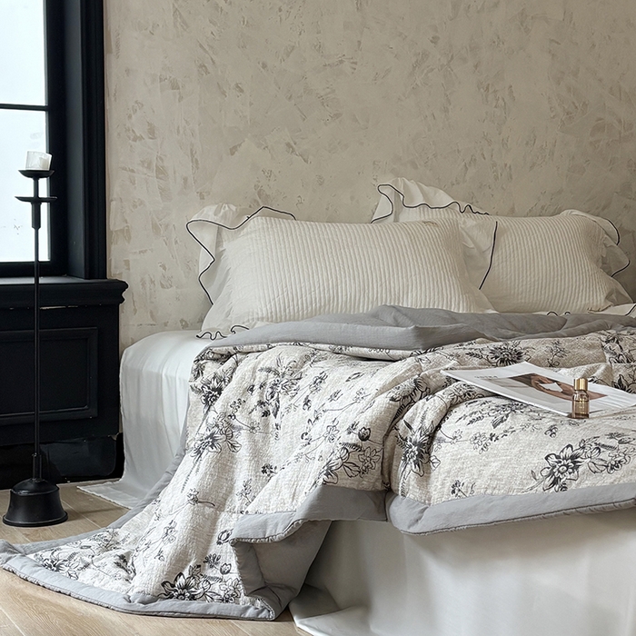 91家纺网 家纺一手货源 找家纺 中国龙家纺 2026新款木棉皱皱纱单夏被被子被芯 南法假日