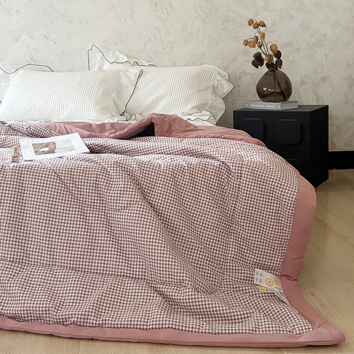 91家纺网 家纺一手货源 找家纺 中国龙家纺 2026新款木棉皱皱纱单夏被被子被芯 格调粉