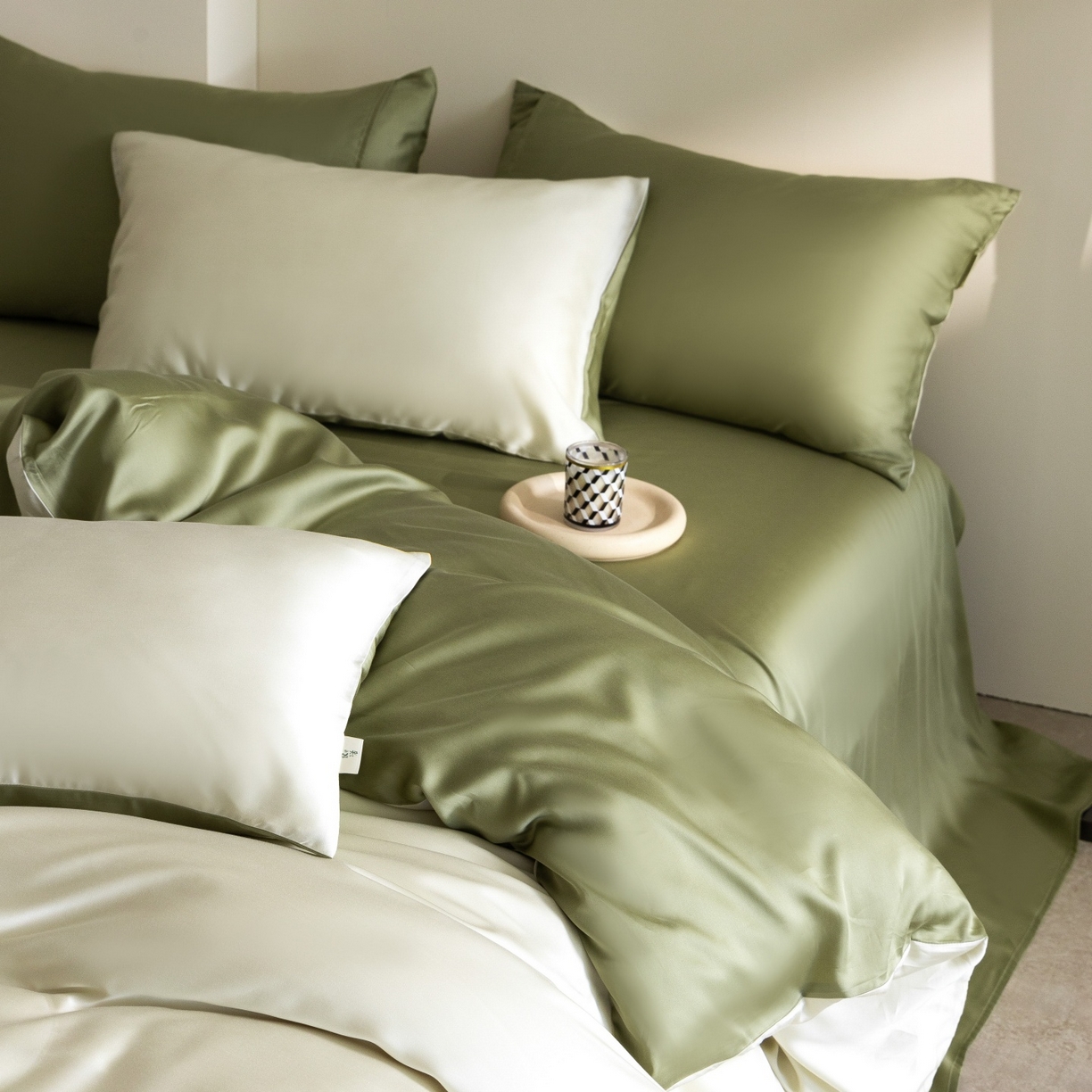 91家纺网 家纺一手货源 找家纺 时亿家居 2026春夏新款60天丝-丝颜悦色系列-被套四件套 瓷器绿
