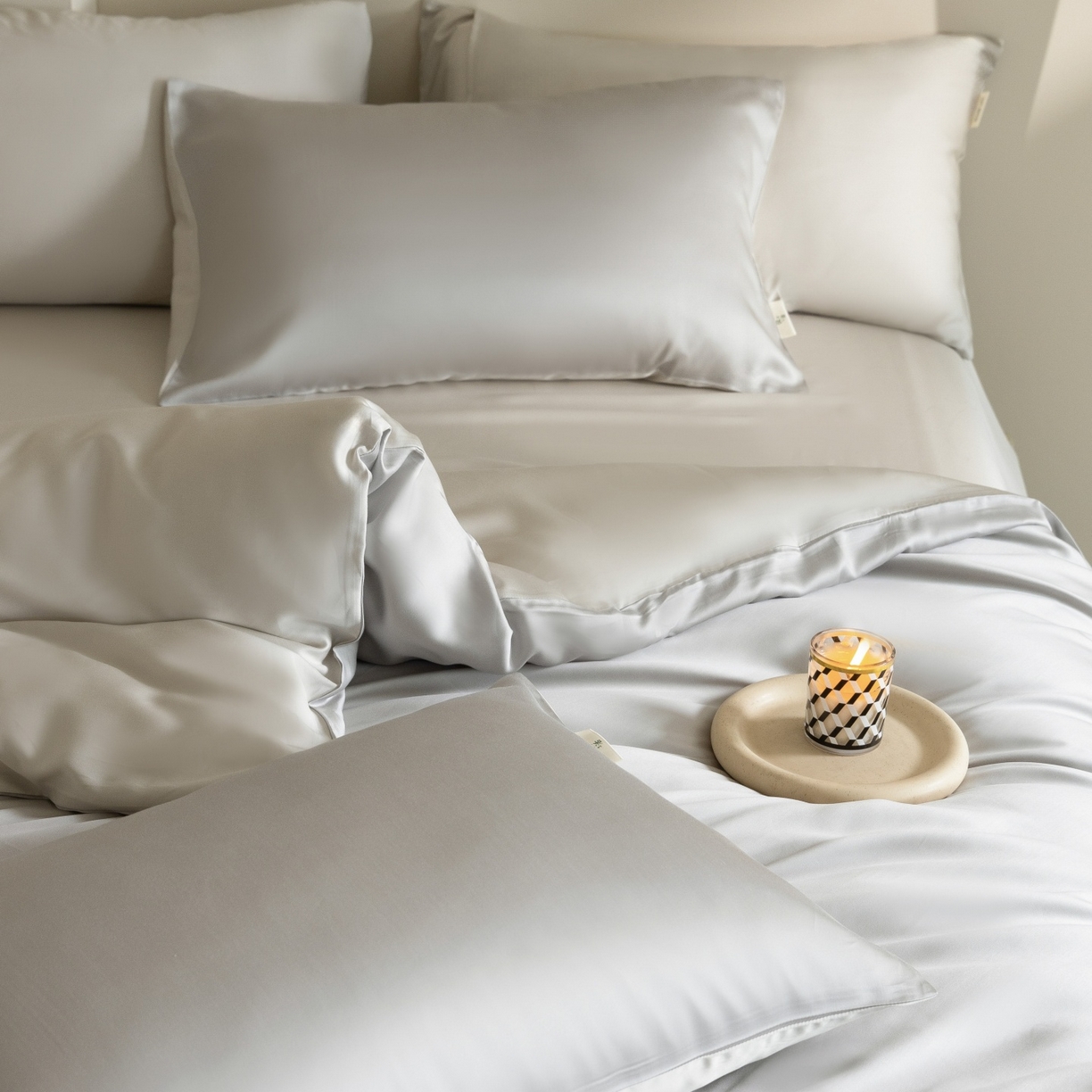 91家纺网 家纺一手货源 找家纺 时亿家居 2026春夏新款60天丝-丝颜悦色系列-被套四件套 水晶灰