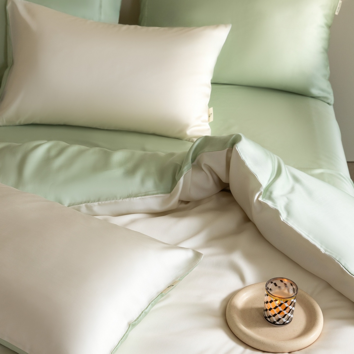 91家纺网 家纺一手货源 找家纺 时亿家居 2026春夏新款60天丝-丝颜悦色系列-被套四件套 杏云绿